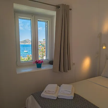 Manos' Dream Embourios (Milos)