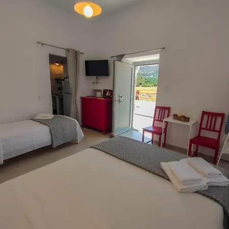 Manos' Dream Embourios (Milos)